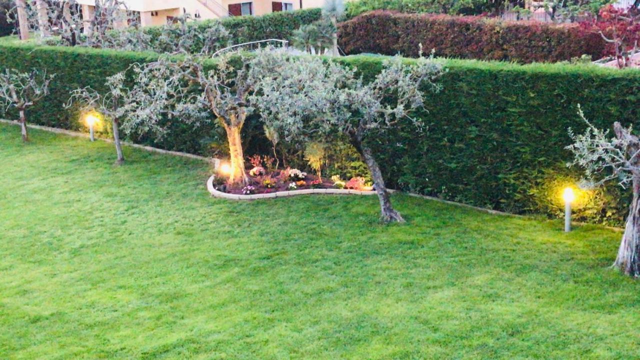 Lhv Garda Lake - Private Pool And Spa Bardolino Exterior foto
